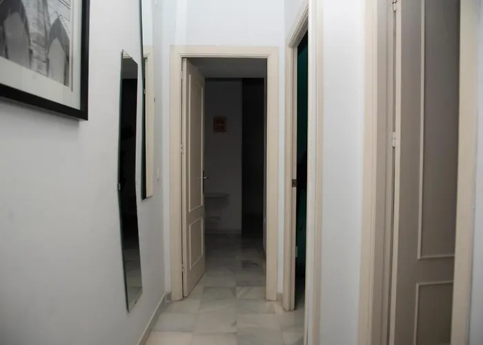 180 Ideal Apartamento Con Patio San Bernardo 2 * Σεβίλλη